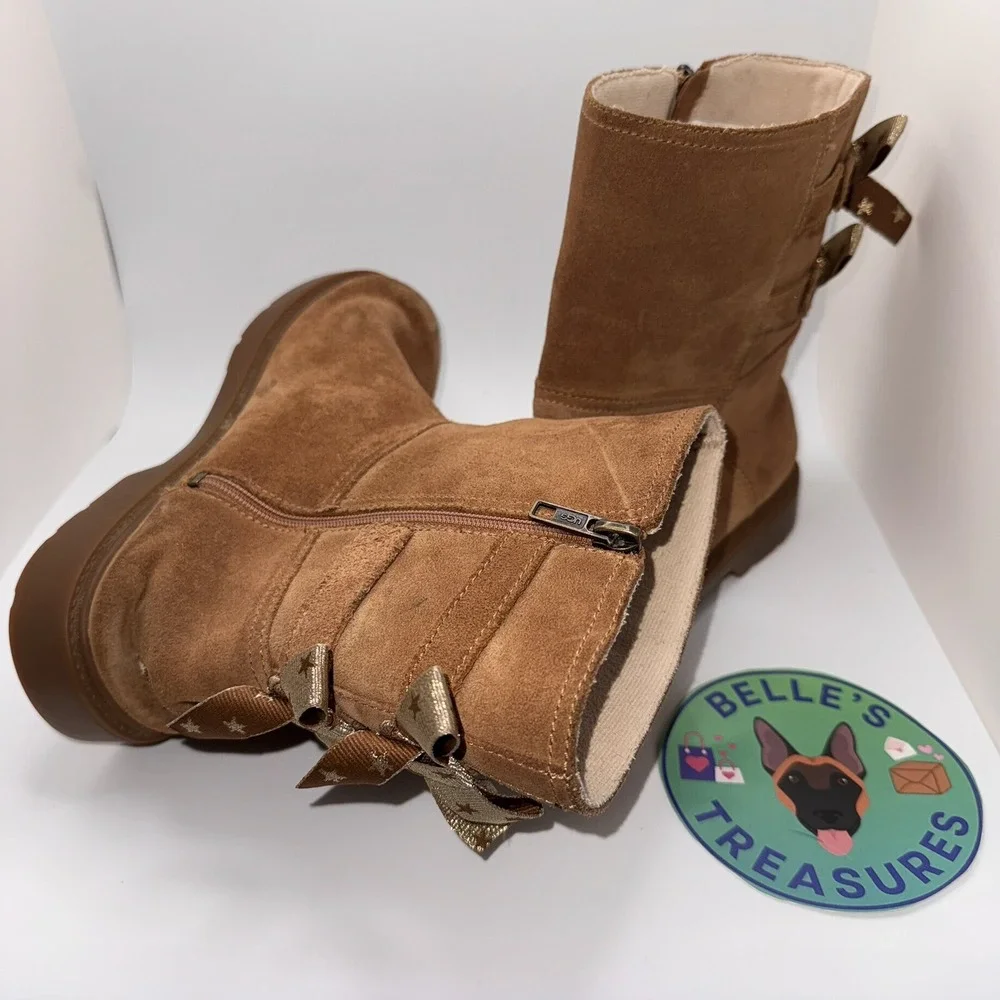 UGG Bailey Bow Boots Kids‎ 5 Tall Chestnut Suede Tillee Star Ribbon Warm Sherpa